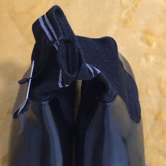 ๐ ZARA Classy Black Patent Leather Metallic Detail Sock Boots - Picture 3 of 9